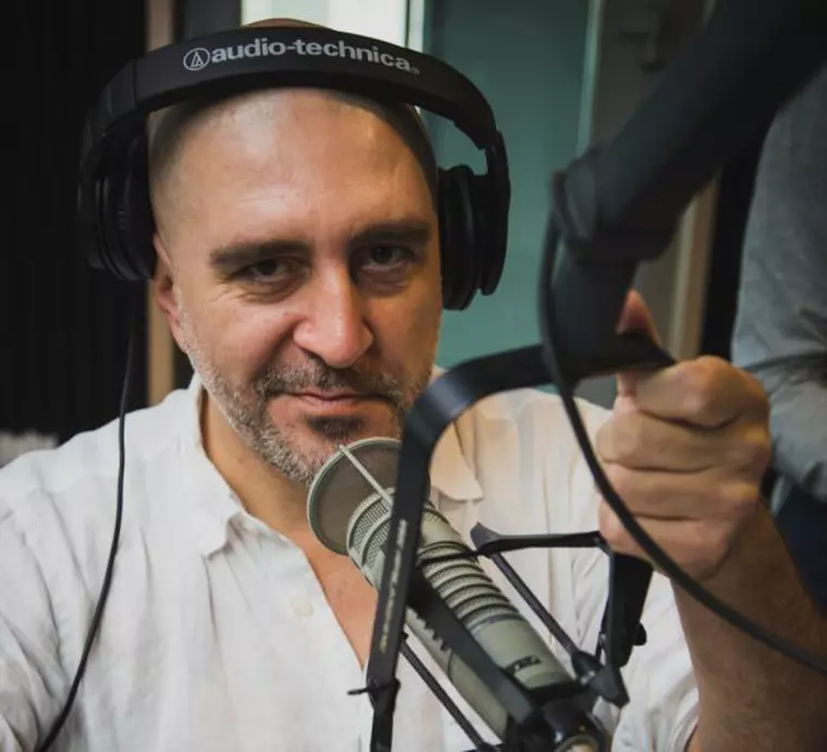 RĂZVAN EXARHU: „Încerc să văd cum se poate rămâne în viață chiar în timpul vieții”
