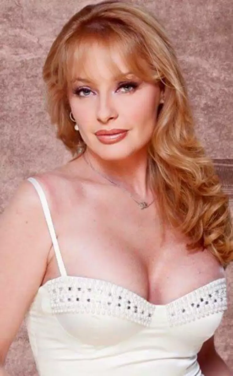 Joana Benedek 