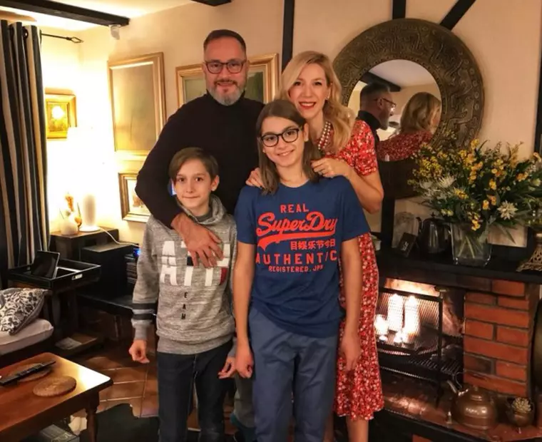 Sonia argint ionescu si familia sa, sotul si cei doi baieti