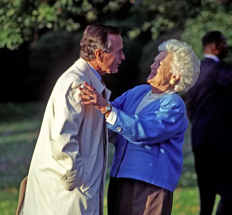 Barbara Bush a murit