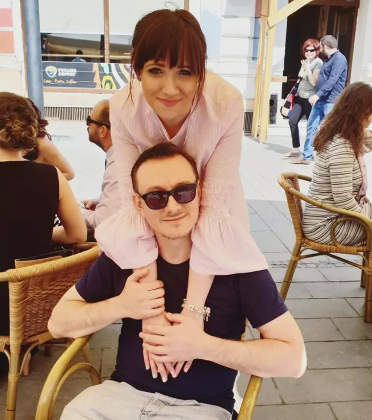 Don Baxter si iubita sa, Teodora