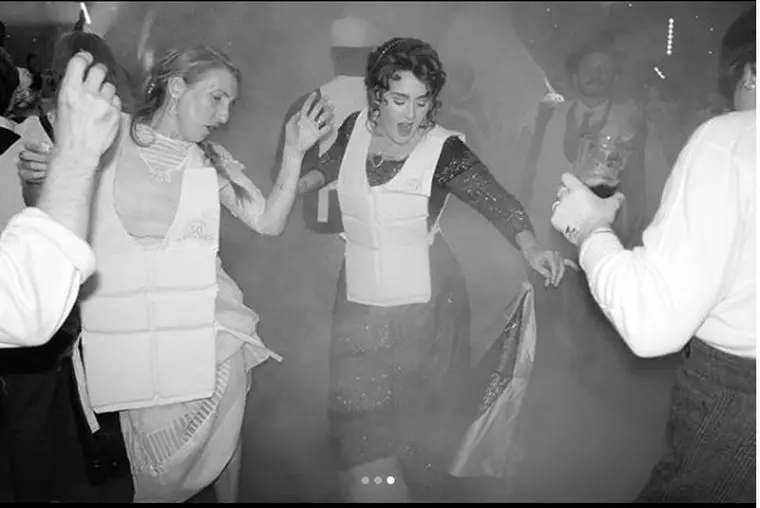 Adele a împlinit 30 de ani și a petrecut ca pe Titanic