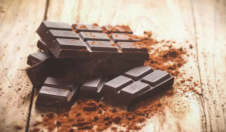 bucuri de ciocolată neagră