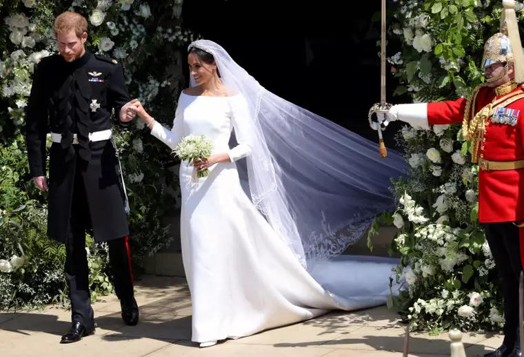 Katy Perry a criticat rochia de mireasă purtată de Meghan Markle