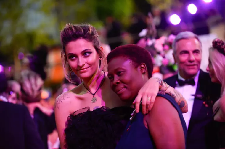 Paris Jackson a pozat topless pentru o cauză nobilă. Ce frumoasă e!
