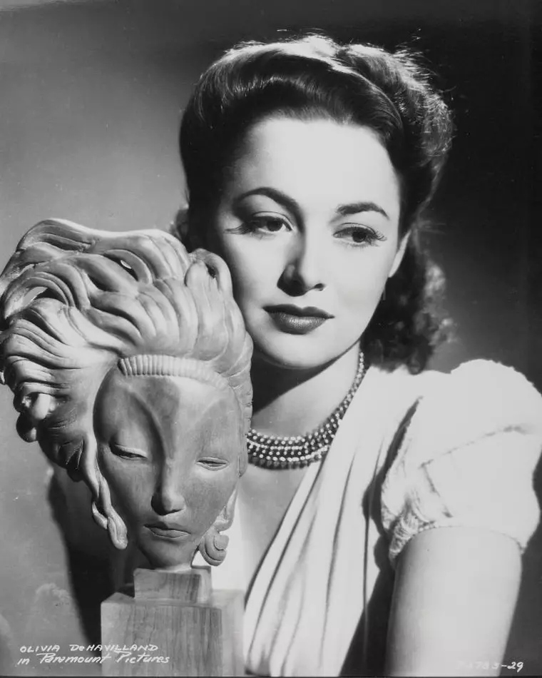 Olivia de Havilland, ultimul membru în viață al producției „Pe Aripile Vântului”, a împlinit 102 ani
