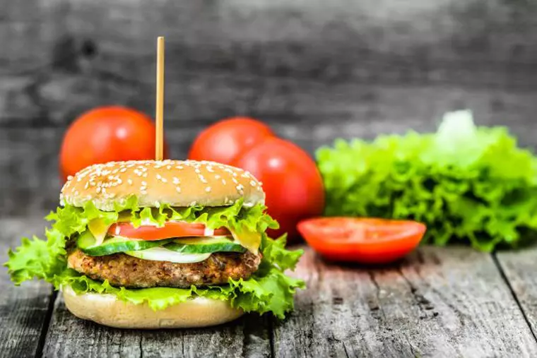 9 alimente care te ajută să slăbești