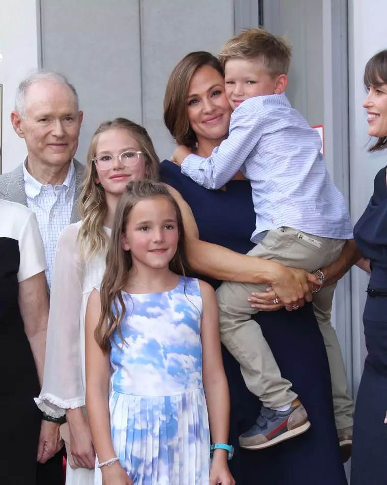 Jennifer Garner, recompensată cu o stea pe Hollywood Walk of Fame FOTO