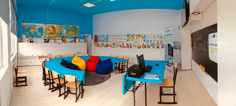 (P) P&G şi designerul Adela Pârvu au transformat o sală de clasă în a doua casă pentru copiii din Rași, Ialomiţa