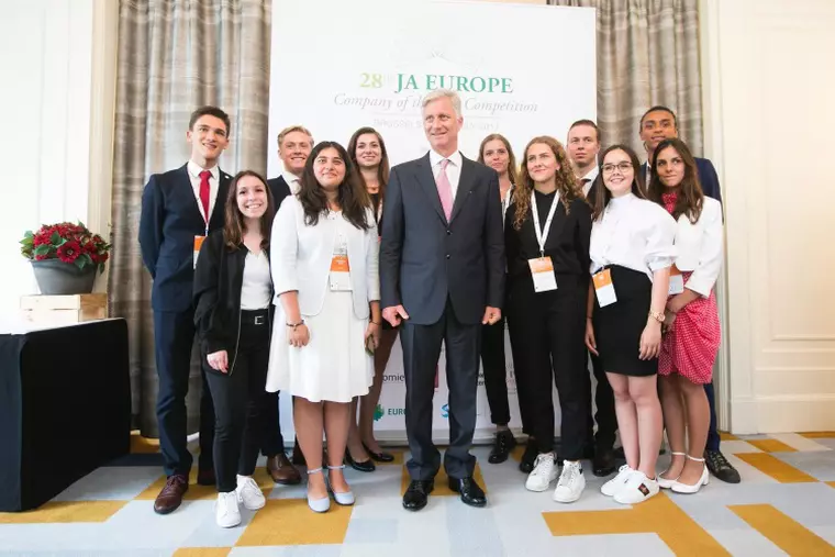 edina bako la intalnire cu regele belgiei