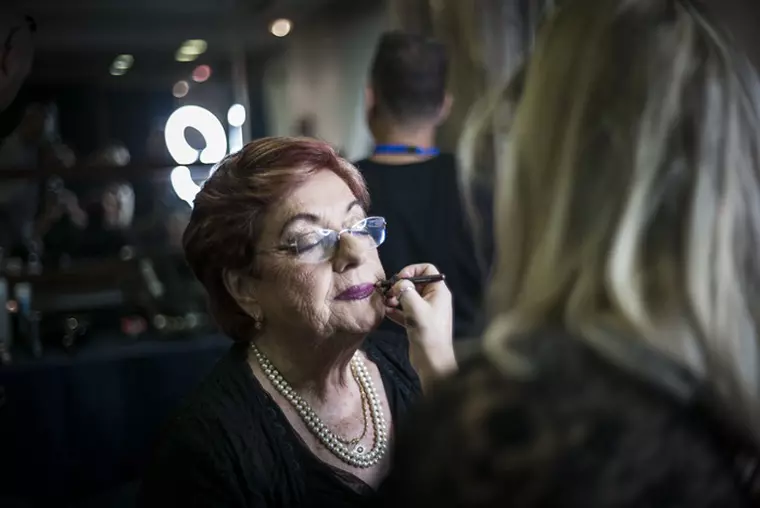 Doamna machiata la Miss Holocaust