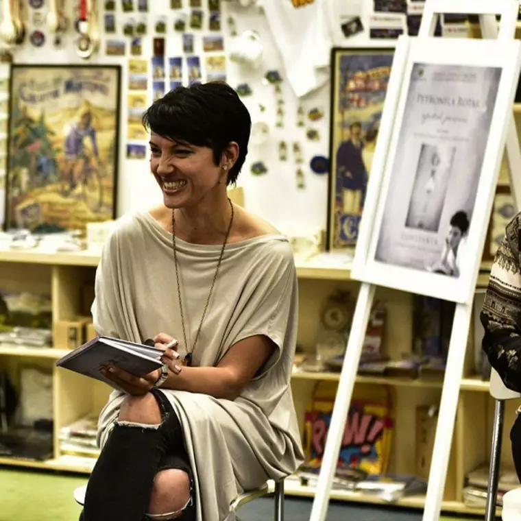 Petronela Rotar: „Am scris să mă salvez”