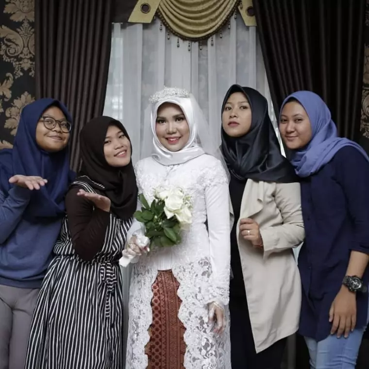 mireasa din indonezia cu invitatii