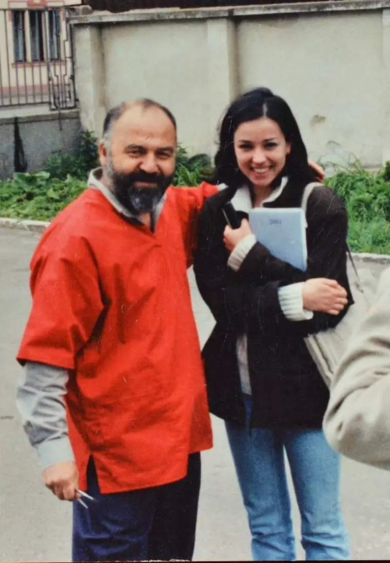 Cum arăta Olivia Steer în urmă cu 20 ani, la începuturile carierei sale în televiziune. Soția lui Andi Moisescu s-a schimbat radical