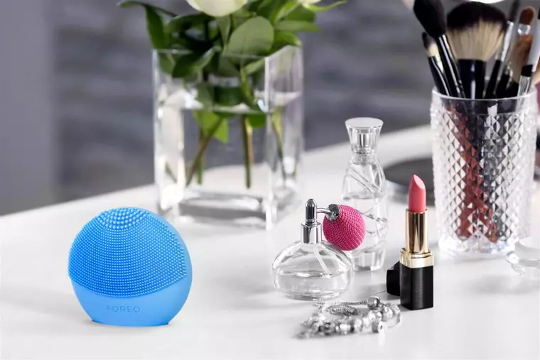(P) Ofera-ti un ten radiant de Valentine’s Day cu FOREO