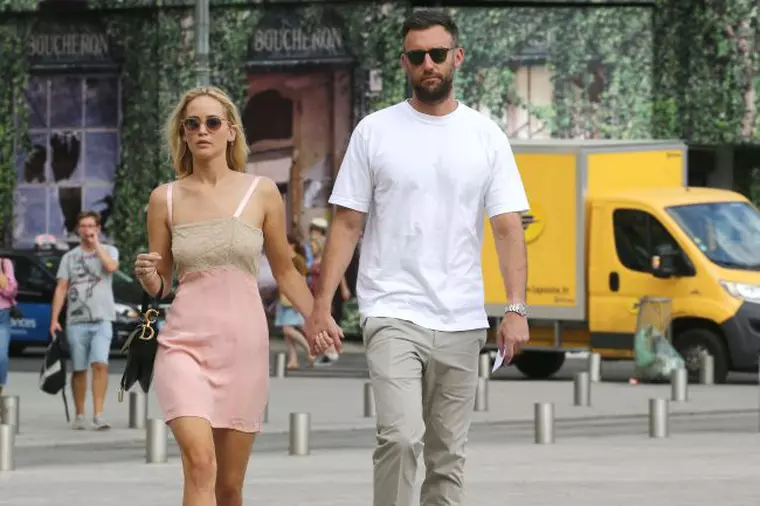 Actrița Jennifer Lawrence s-a logodit