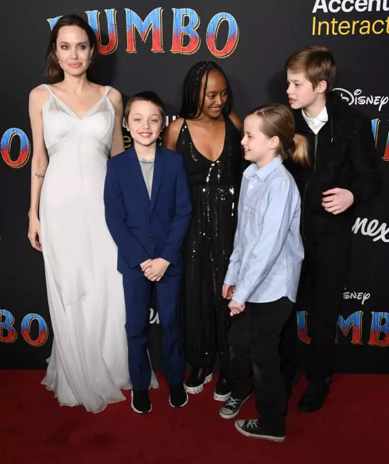 Angelina Jolie, colecție impresionantă de tatuaje pe spate FOTO