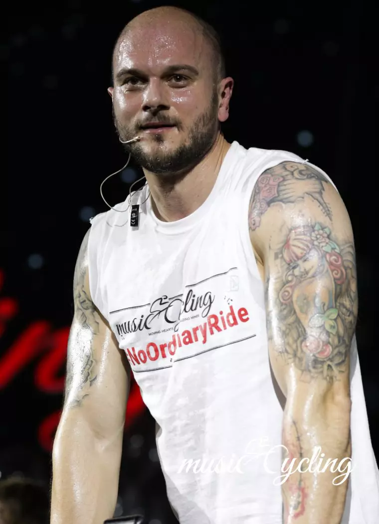 Beneficiile antrenamentelor de indoor cycling