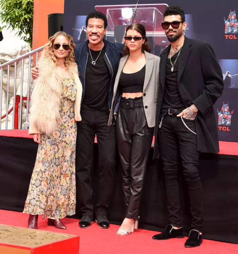 Cum a ajuns Lionel Richie să o adopte pe fiica sa, Nicole