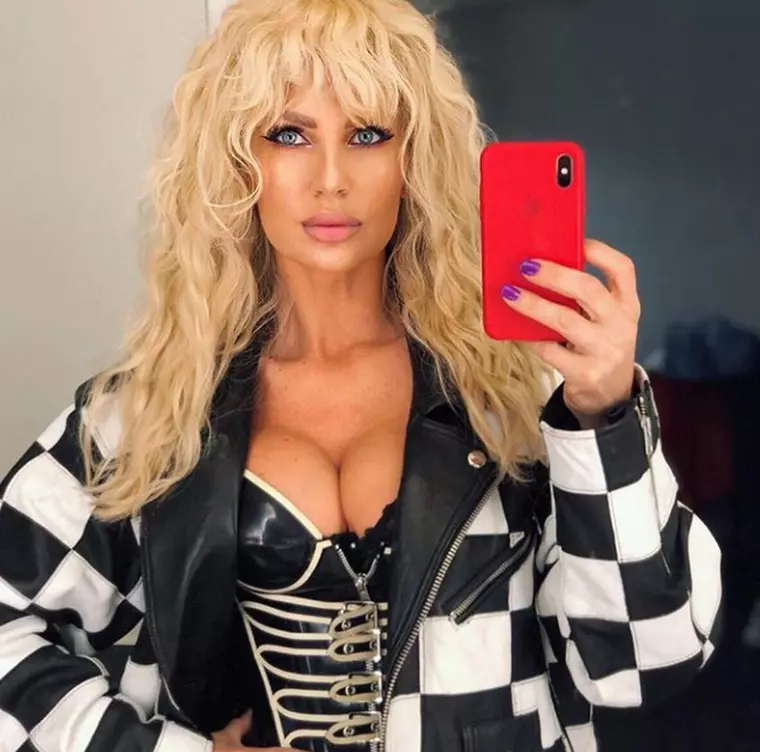 Andreea Bănică, de nerecunoscut în Las Vegas. Look-ul adoptat pentru spectacol