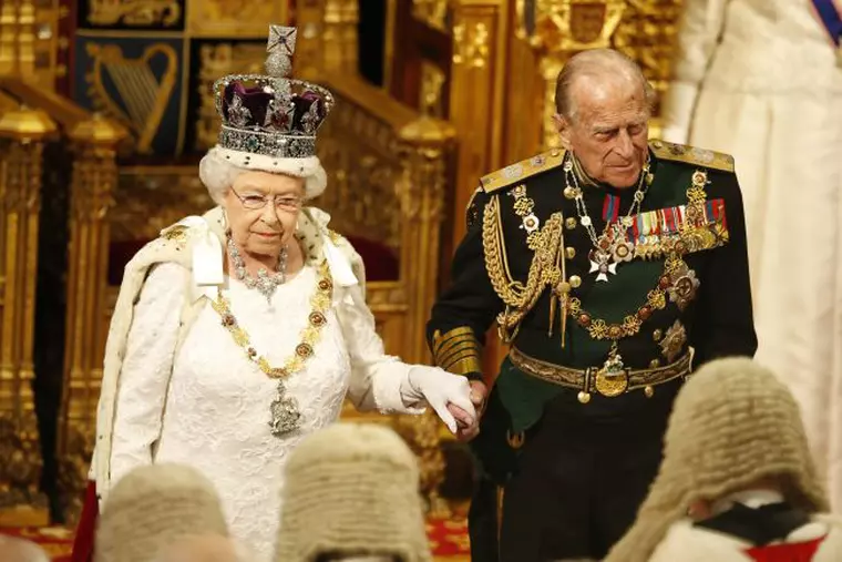 Prințul Phillip, soțul Reginei Elisabeta a II-a împlinește 98 de ani