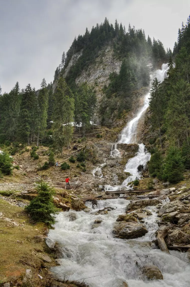 Cascada Cailor, locul perfect pentru o drumeție. Unde se află 2