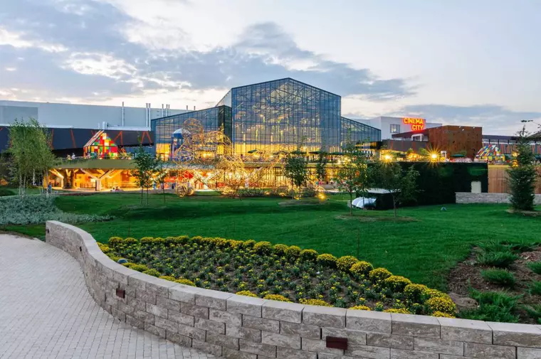 (P) În septembrie ai de trei ori mai multă distracție, la ParkLake Shopping Center!