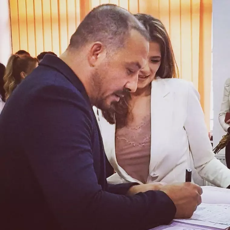 Ștefan Stan, cerere în căsătorie inedită. Ce a folosit artistul în loc de inel de logodnă