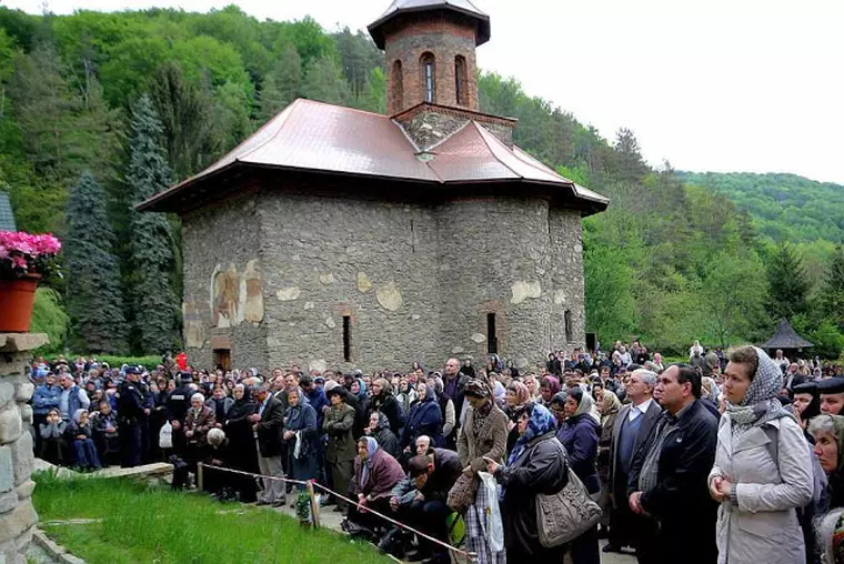 Mănăstirea Prislop, loc de pelerinaj, rugăciune și reculegere