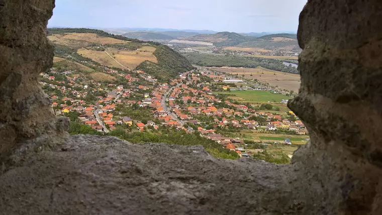 Cetatea Devei, vestigii medievale cu povești fabuloase
