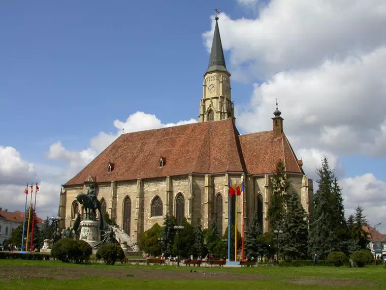 Top 10 locuri de vizitat în Cluj Napoca. Din Piața Unirii în Grădina Botanică