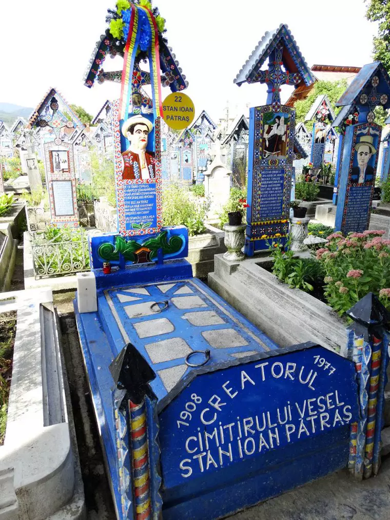 crucea lui Stan Ioan Pătraș din Cimitirul Vesel din Săpânța