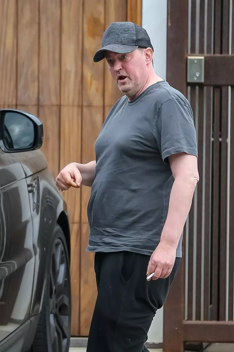Actorul Matthew Perry din „Friends” s-a logodit cu Molly Hurwitz
