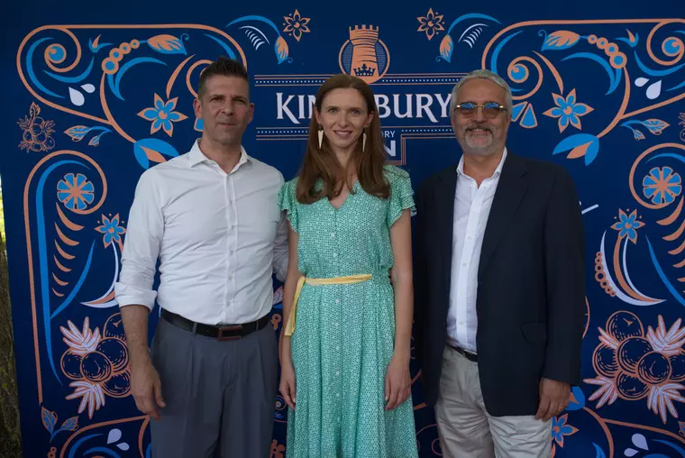 (P) Alexandrion Group lansează KINGSBURY LONDON DRY GIN,  simultan pe piaţa din România şi la nivel internaţional