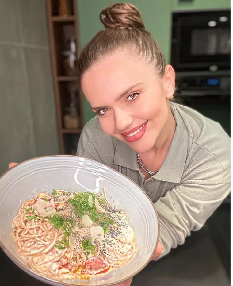 Cristina Șișcanu are o rețeta dietetică de paste cu brânză: "E cina mea care nu îngrașă!"