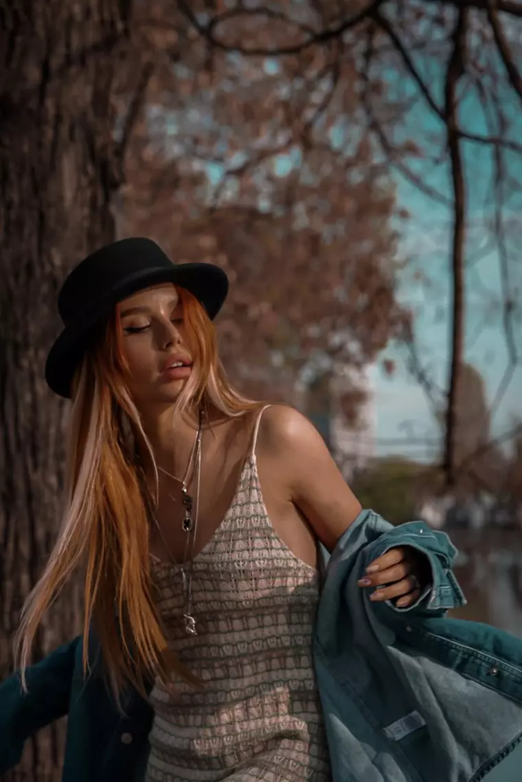 Influencerița Carmen Grebenișan, despre rutina ei de beauty: "Fac orice să nu adorm cu make-up, deși mi s-a întâmplat (...)"