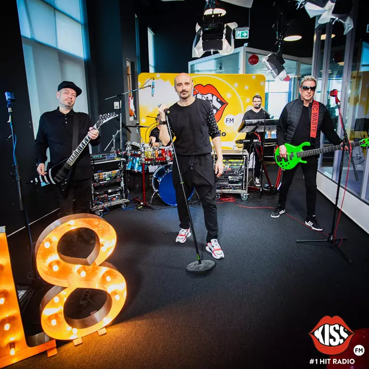 Kiss FM, radioul numărul 1 în România, împlinește 18 ani!