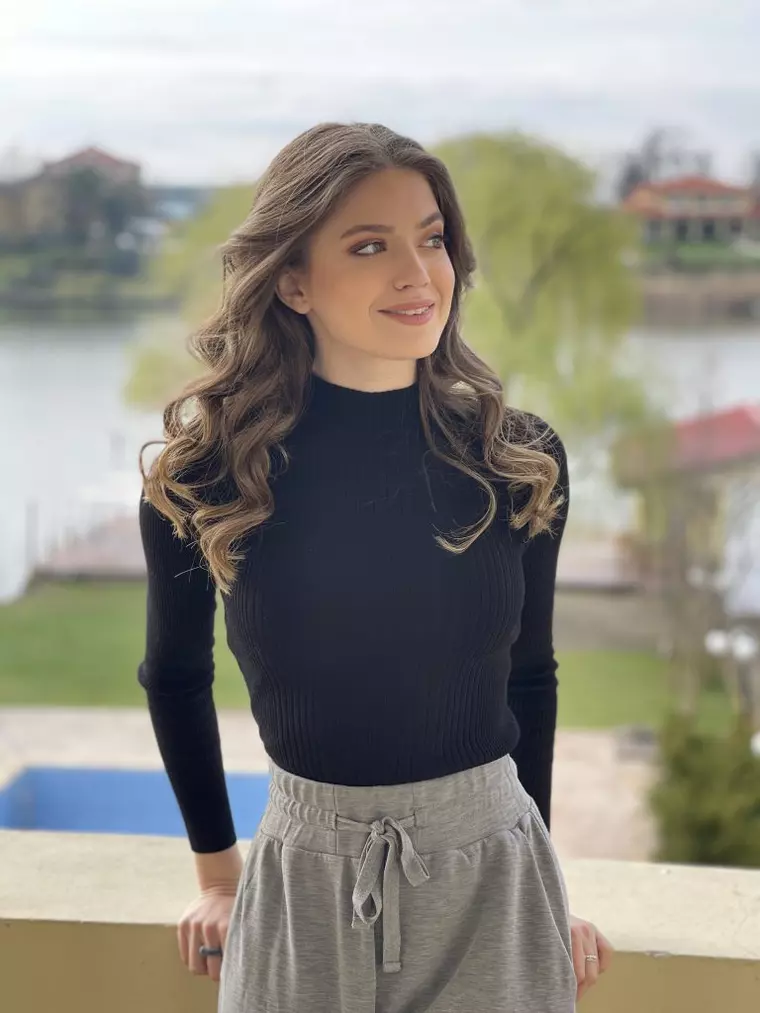 Exclusiv. Actrița Mara Oprea, pregătită să dea totul: "Mi-am zis că uneori toate gândurile critice despre mine (...) sunt doar în capul meu!"