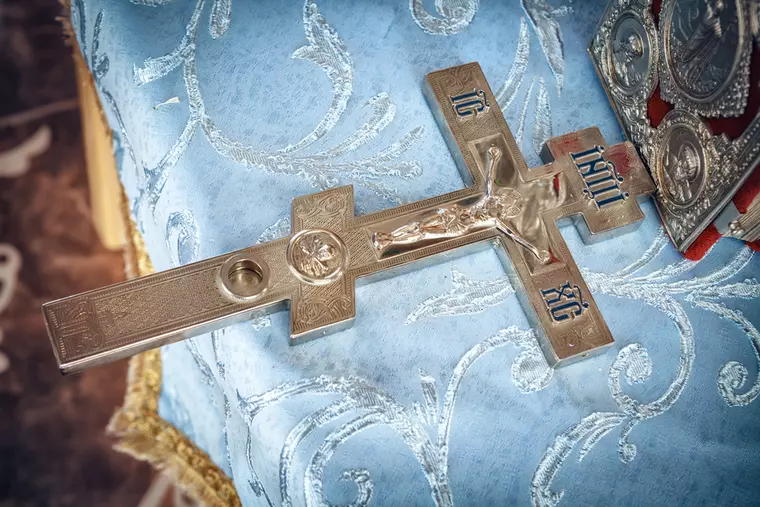Ce este sfeștania și când trebuie făcută. Cum se pregătește sfințirea casei