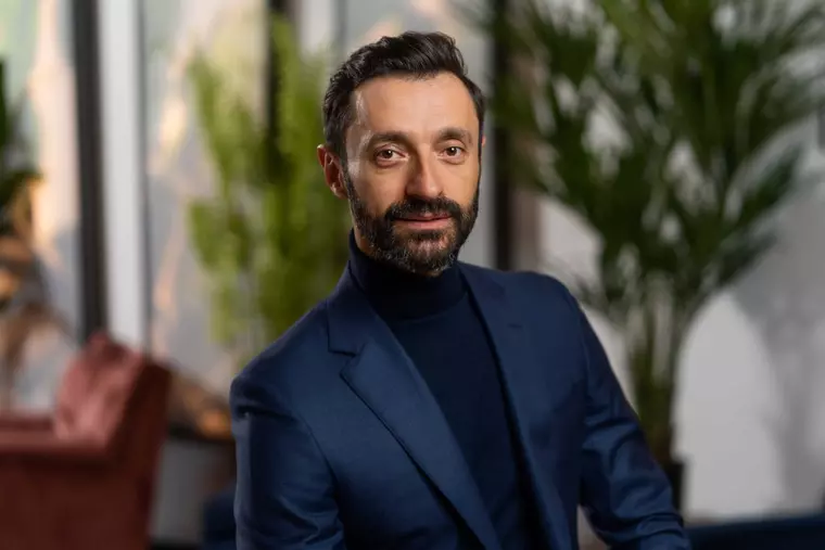 Republica BIO® intră în categoria de snacks-uri prin lansarea noii game de produse, Sănățele® și anunță parteneriatul strategic cu lanțul de cafenele 5 to go®