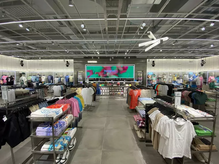 Brandul PULL&BEAR inaugurează la București, în centrul comercial AFI Cotroceni, cel mai nou concept de magazin 