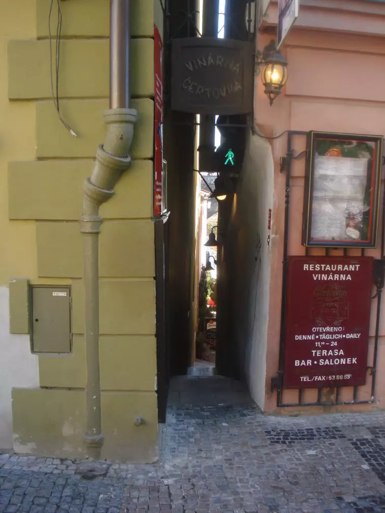 Cele mai înguste străzi din lume! Strada Sforii din Brașov este în top 10