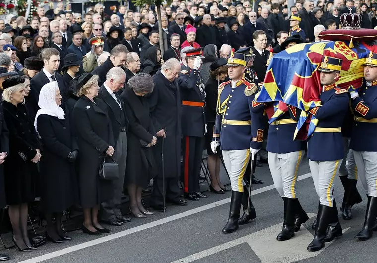 Legătura dintre regina Elisabeta a II-a și regele Mihai I al României