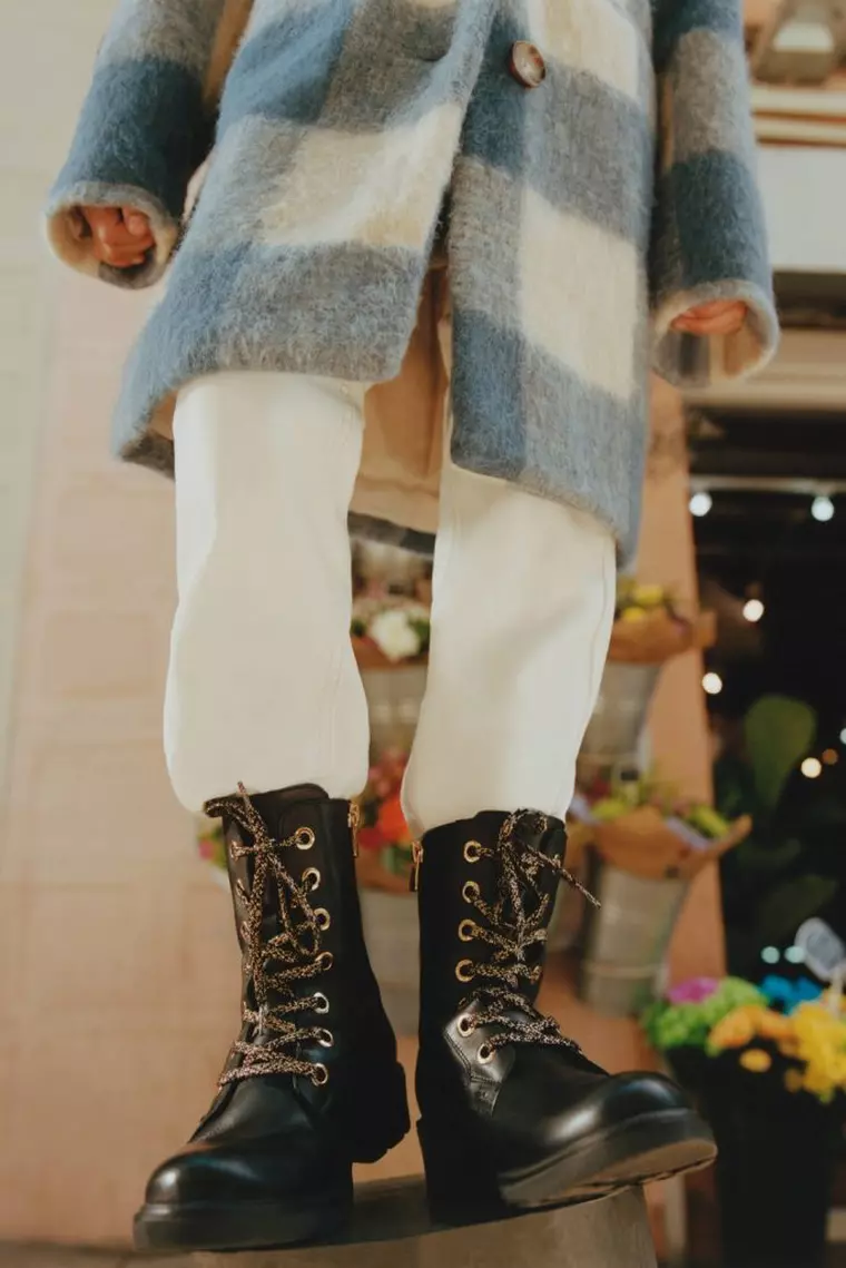 Accesorii moderne pentru toată familia în colecția Lasocki AW22