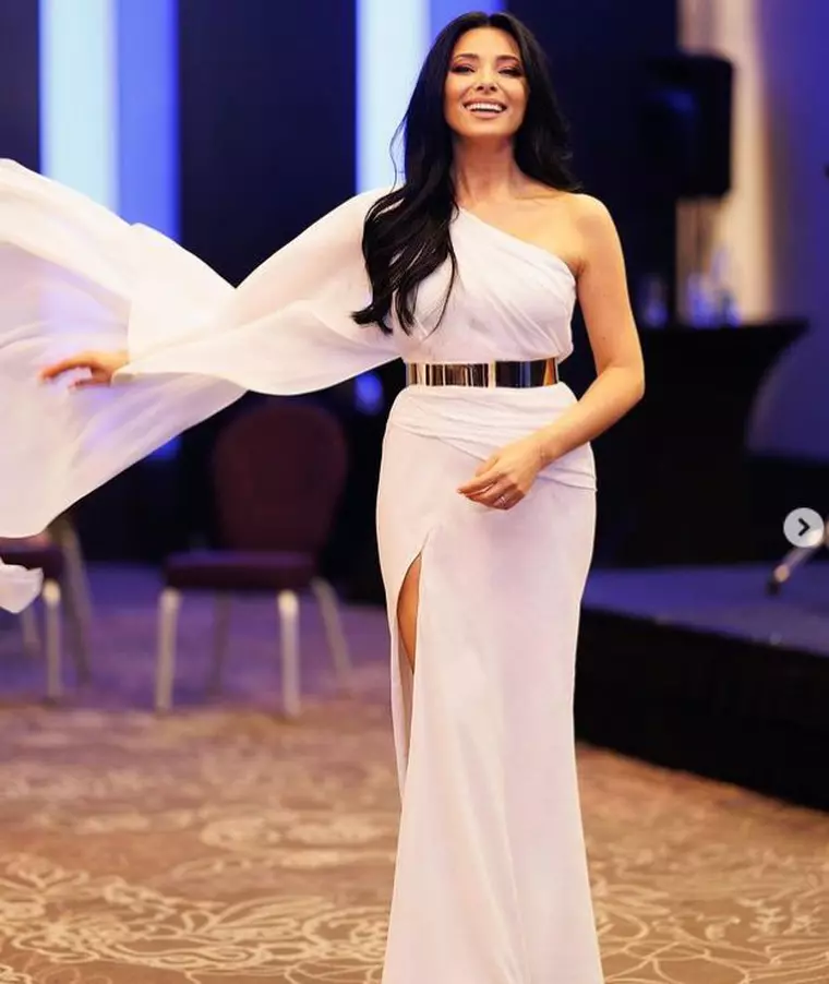 Corina Caragea vorbește despre cealaltă față a celebrității: “Amuzanți erau apropiații care mă certau că am făcut nunta fără ei”/ Exclusiv