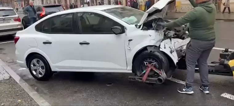 Imagini de la accidentul provocat de Culiță Sterp. Cântărețul, anchetat după ce s-a urcat băut la volan