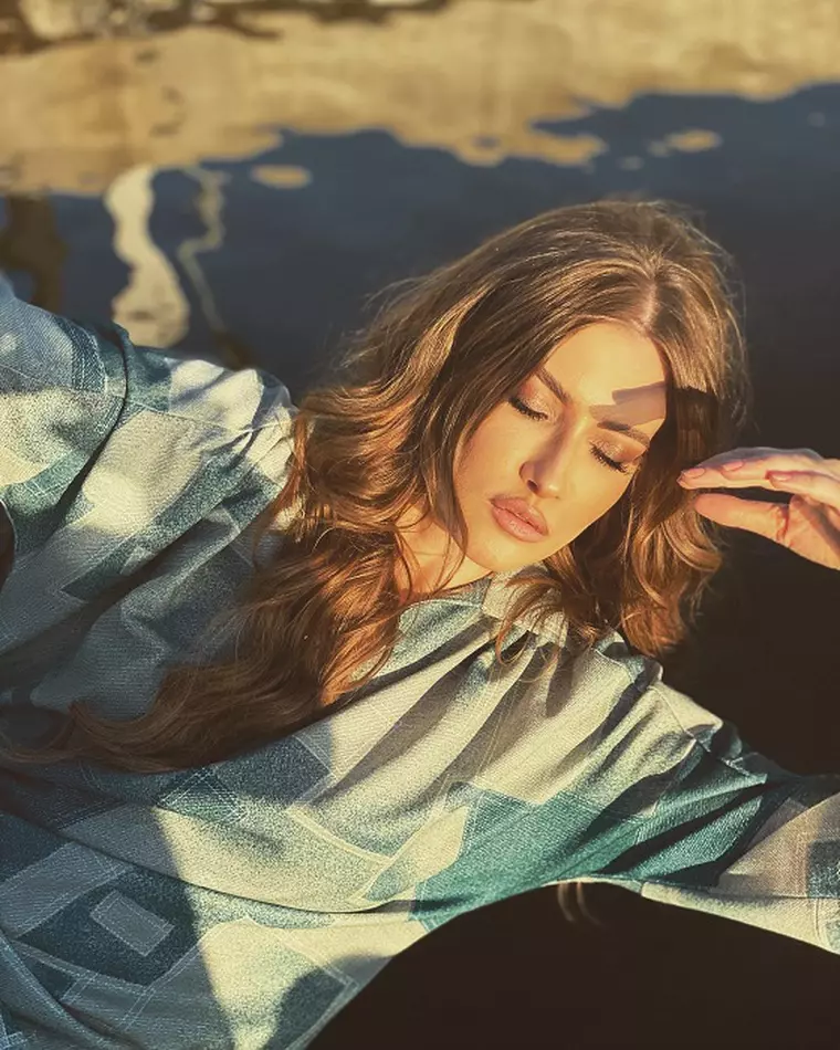 De ce nu se grăbește Iulia Albu să se căsătorească. Criticul de modă și iubitul ei, Mike, sunt împreună de șase ani