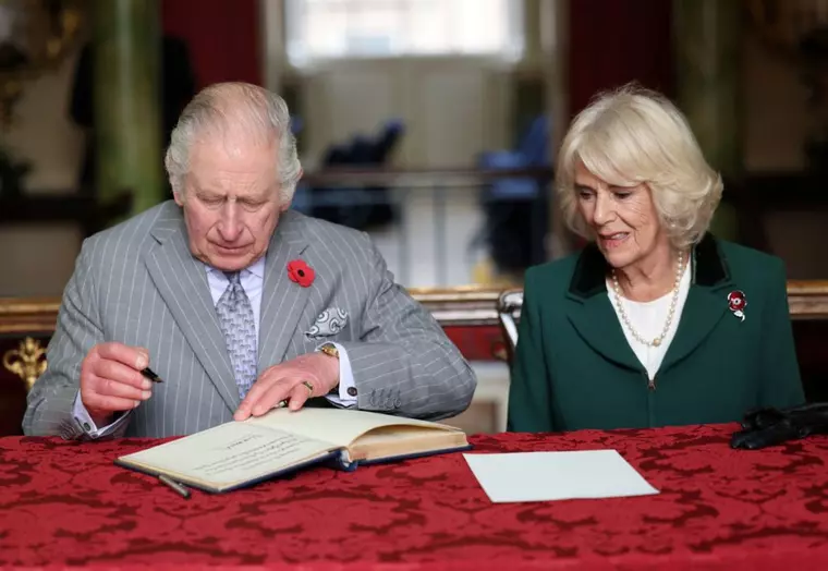 Viața Regelui Charles, de la iubirea pentru Diana, până la încoronarea alături de Camilla. Monarhul britanic a împlinit 74 de ani