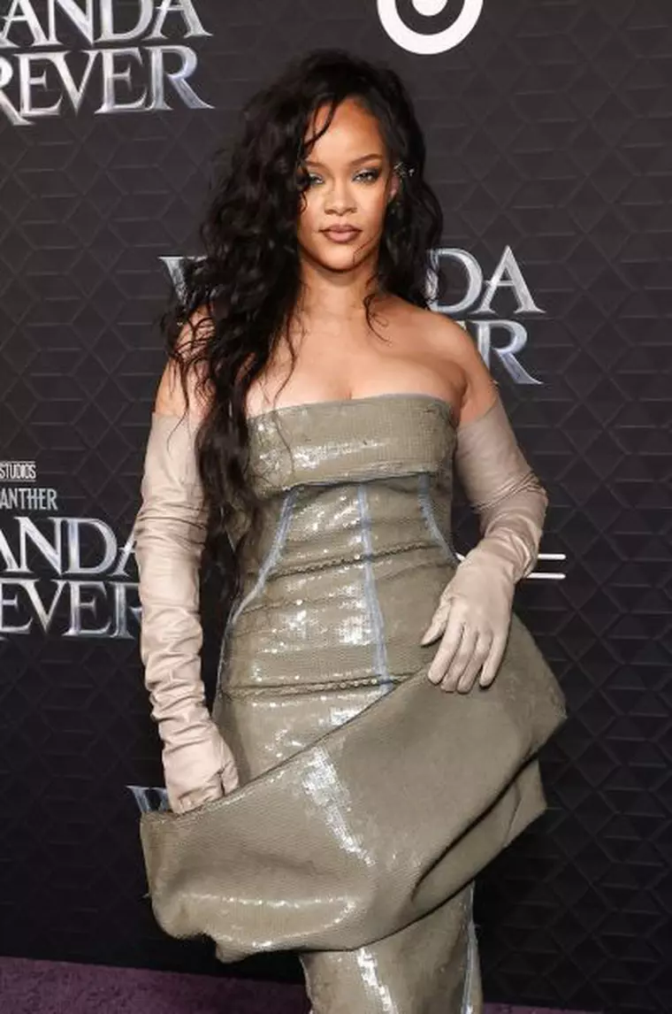 Rihanna, despre fiul ei de 6 luni: "Este amuzant și grăsun"