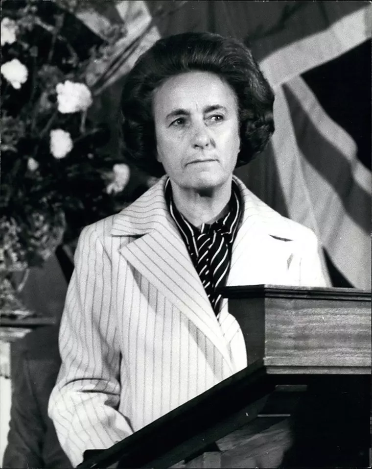 Elena Ceaușescu a murit îmbrăcată într-un palton Yves Saint Laurent. Obsesiile vestimentare ale soției ultimului dictator al României